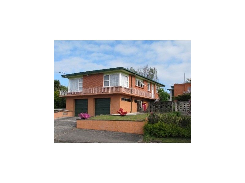 1 Parklands Parade, Newnham TAS 7248