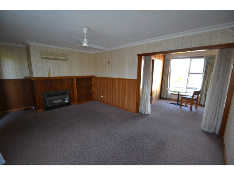 16 Arnold Street, Newnham TAS 7248