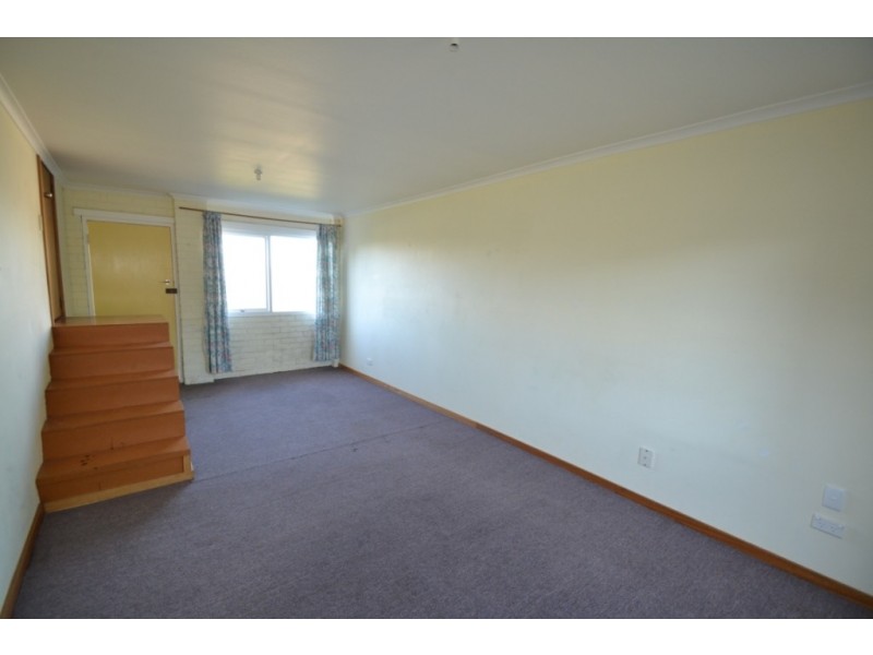 16 Arnold Street, Newnham TAS 7248