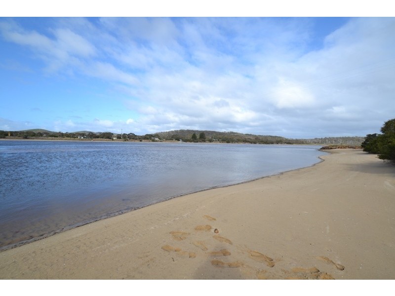 18 Davies Street, Weymouth TAS 7252