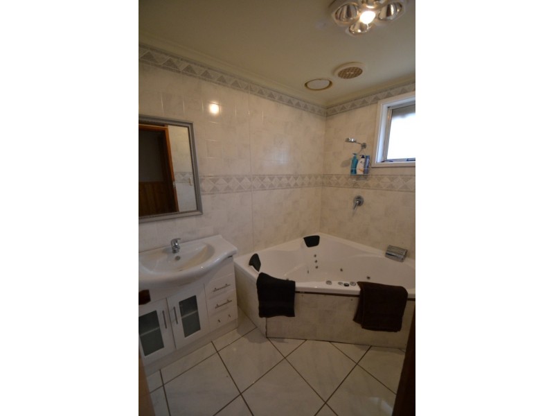 11 Castlemain Road, Ravenswood TAS 7250