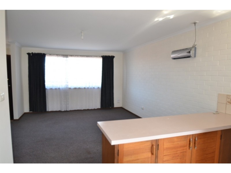 2/67 Georgetown Road, Newnham TAS 7248