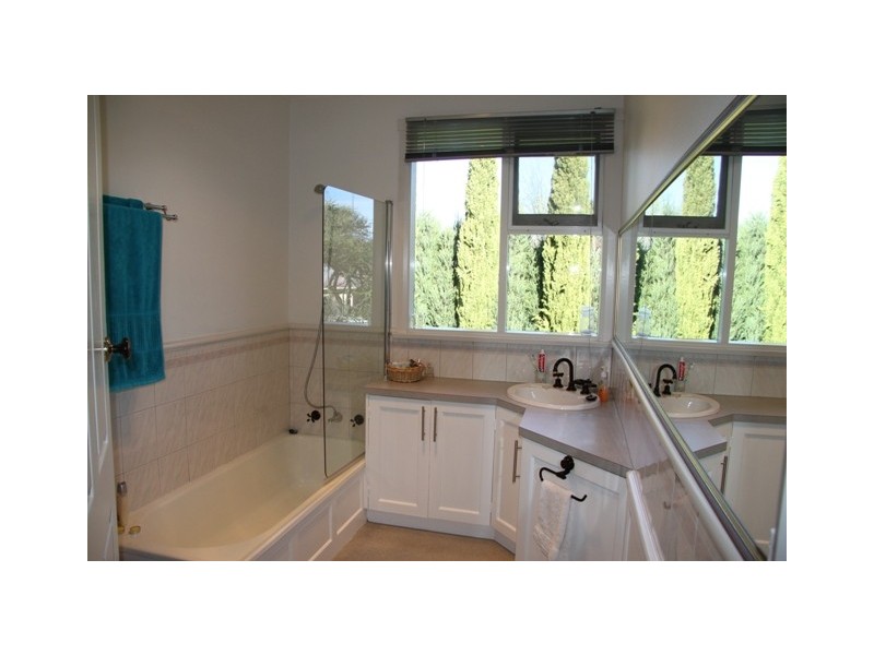 8 Newstead Crescent, Newstead TAS 7250