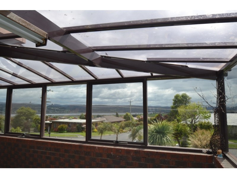 5 Teal Court, Newnham TAS 7248