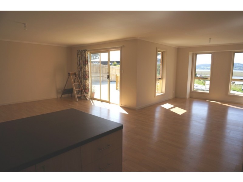 2/4 Gosling Grove, Legana TAS 7277