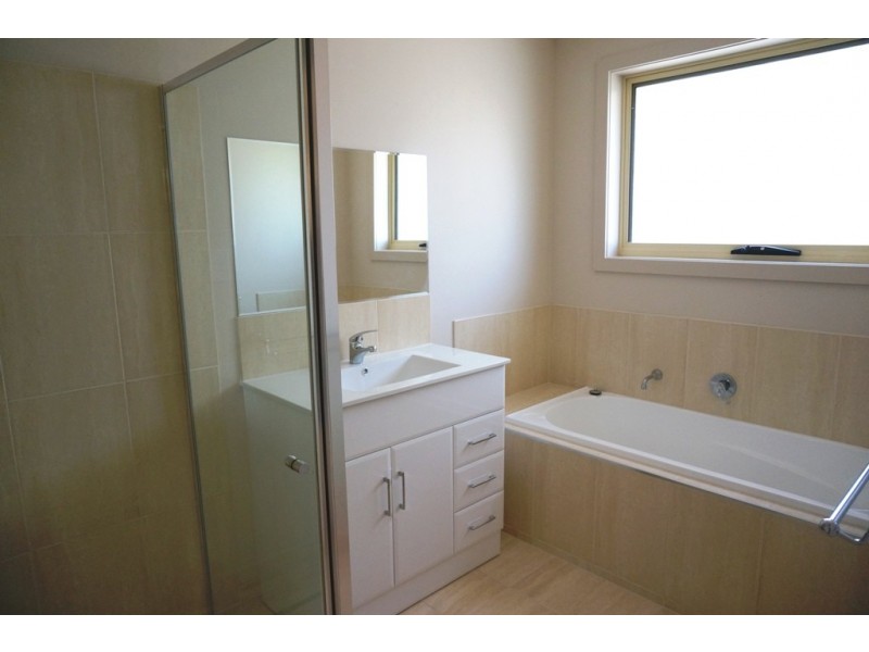 2/4 Gosling Grove, Legana TAS 7277