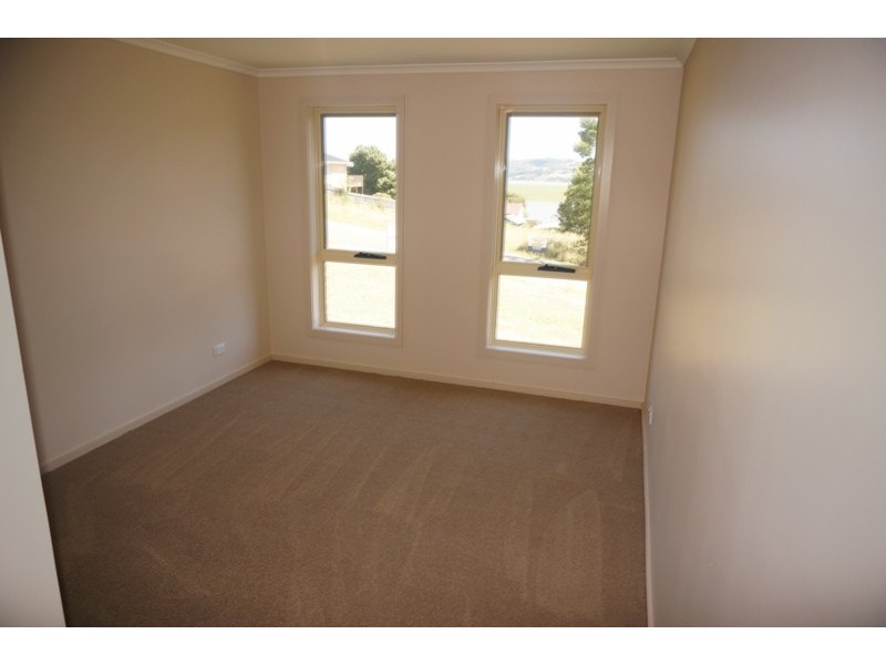 2/4 Gosling Grove, Legana TAS 7277