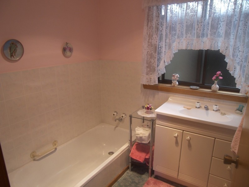 7 Rondora Court, Newnham TAS 7248