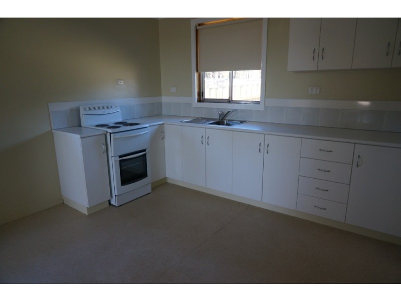 8 Amundsen Street, Ravenswood TAS 7250