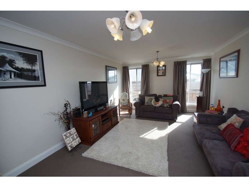 8 Sapphire Court, Perth TAS 7300