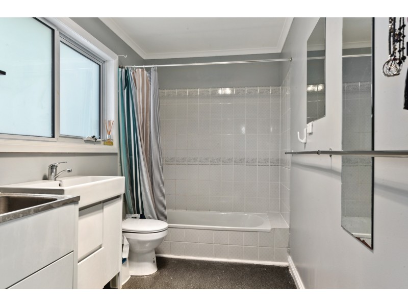 40 Crandon Crescent, Newnham TAS 7248