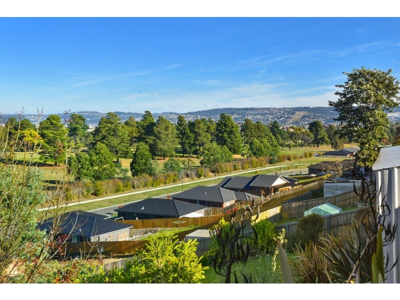 40 Crandon Crescent, Newnham TAS 7248