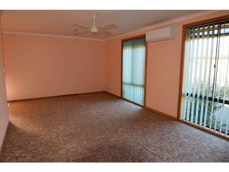 2/68 Franmaree Road, Newnham TAS 7248