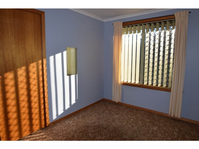 2/68 Franmaree Road, Newnham TAS 7248