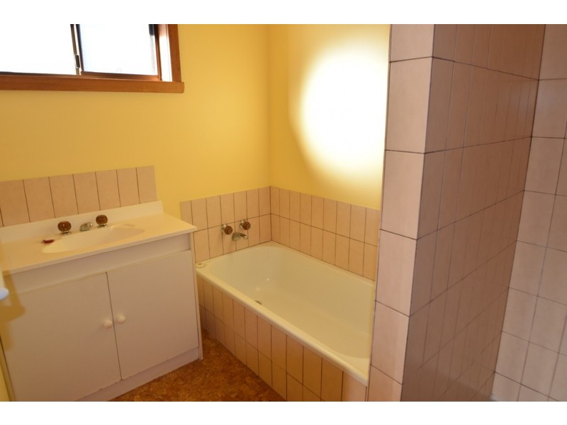 2/68 Franmaree Road, Newnham TAS 7248