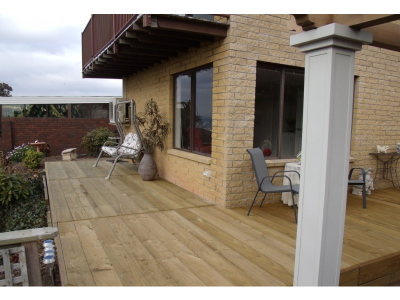 24 Whitford Grove, Trevallyn TAS 7250