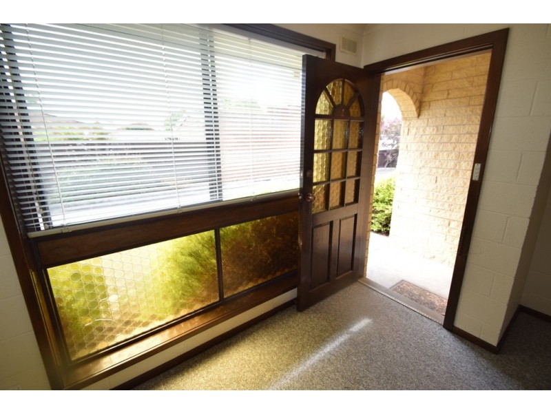2/9 Barton Street, Mowbray TAS 7248