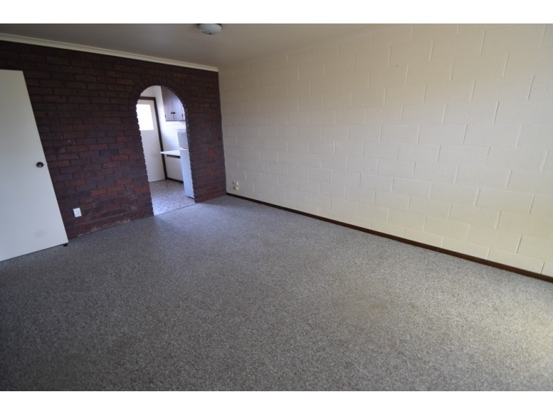 2/9 Barton Street, Mowbray TAS 7248