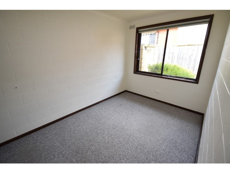 2/9 Barton Street, Mowbray TAS 7248