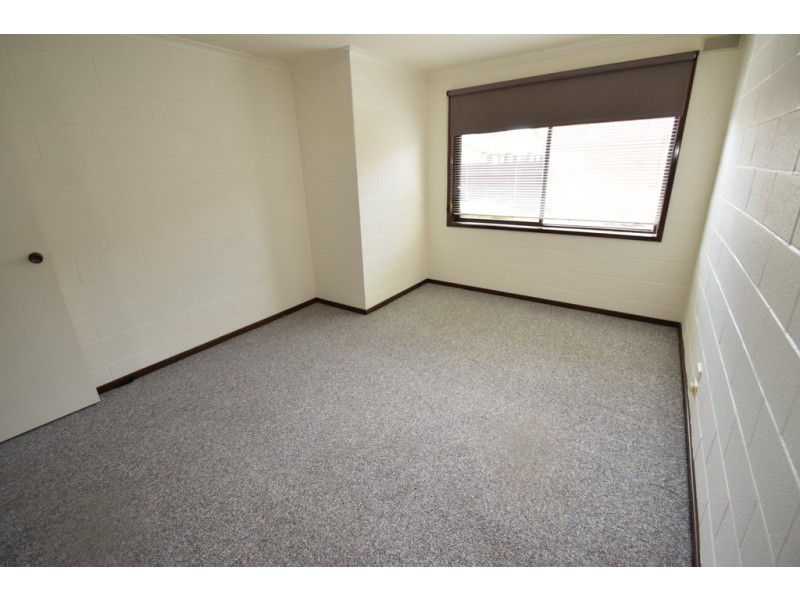 2/9 Barton Street, Mowbray TAS 7248