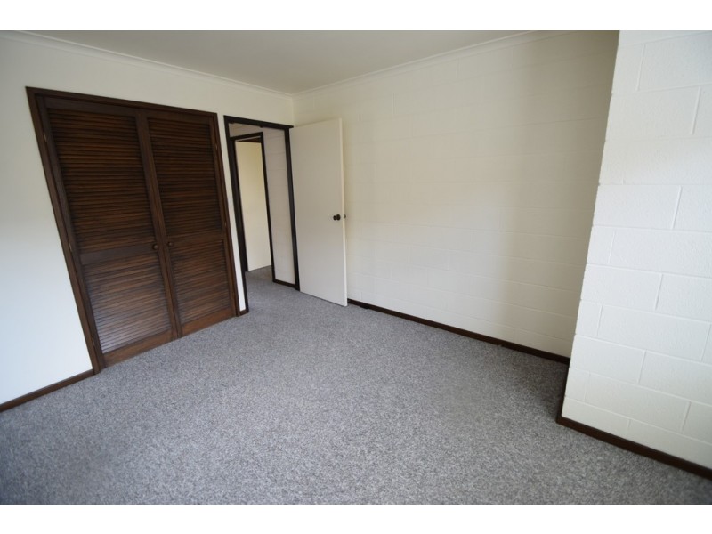 2/9 Barton Street, Mowbray TAS 7248