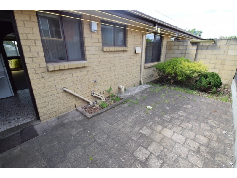 2/9 Barton Street, Mowbray TAS 7248