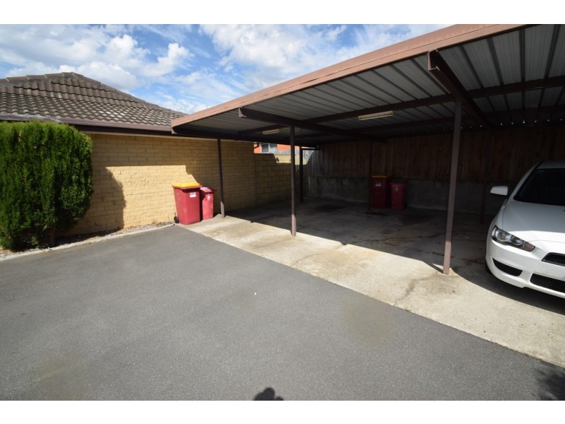 2/9 Barton Street, Mowbray TAS 7248