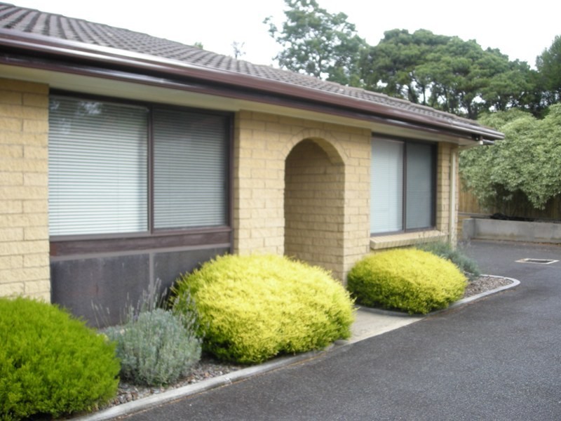 3/9 Barton Street, Mowbray TAS 7248