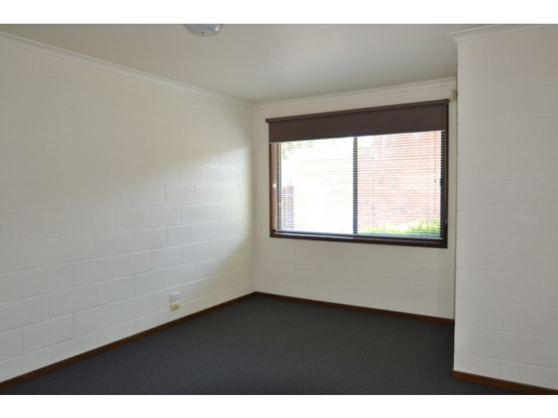 1/9 Barton Street, Mowbray TAS 7248