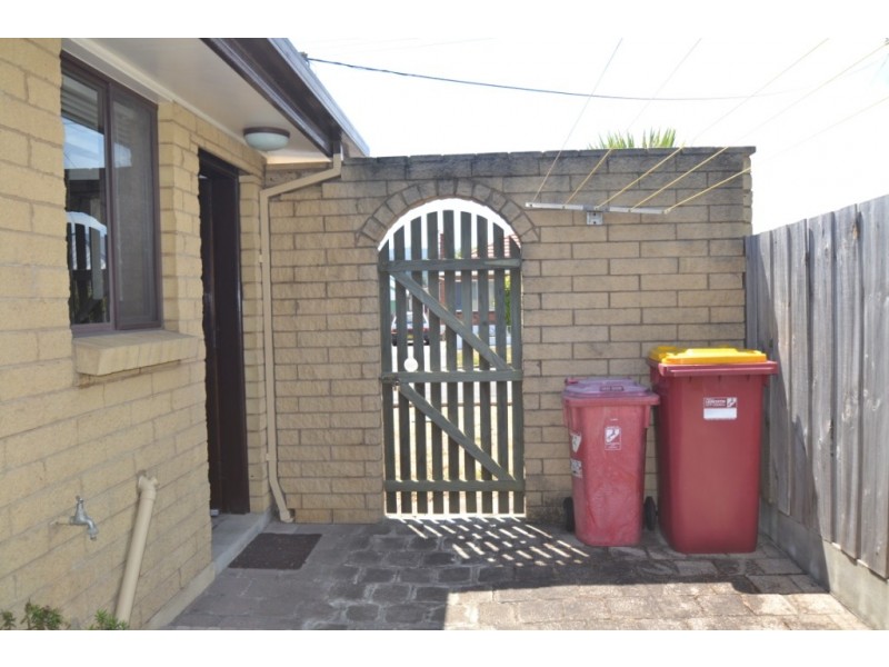 1/9 Barton Street, Mowbray TAS 7248