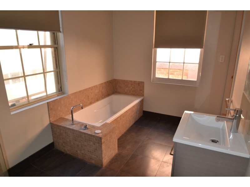 2/144 Charles Street, Launceston TAS 7250