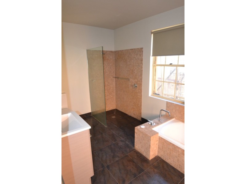 2/144 Charles Street, Launceston TAS 7250