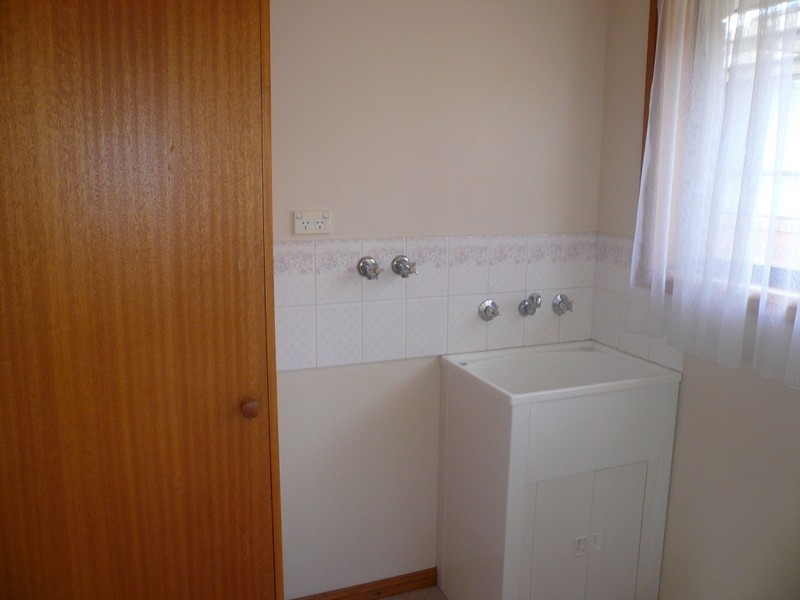 2/38-40 Parklands Parade, Newnham TAS 7248