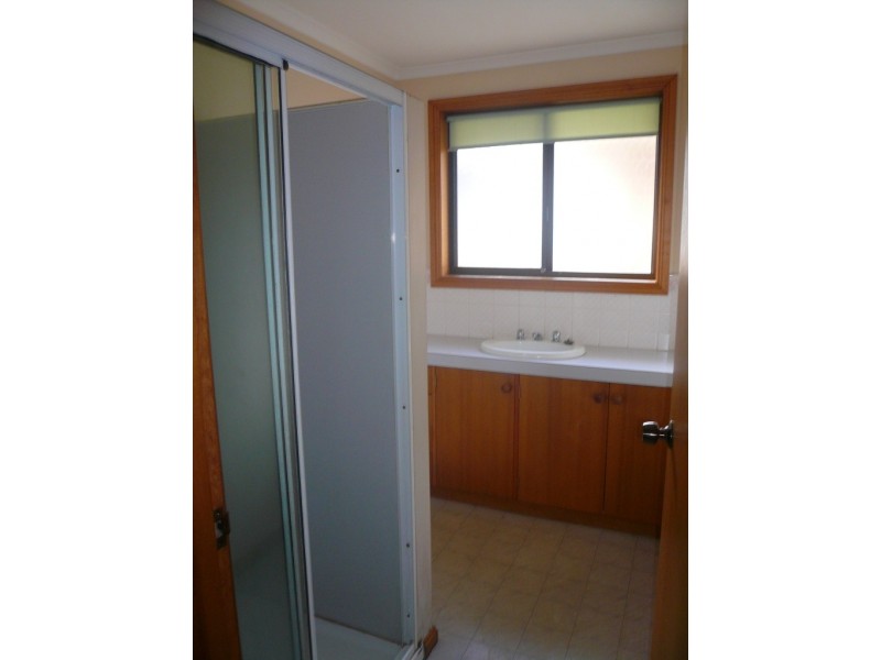 2/38-40 Parklands Parade, Newnham TAS 7248