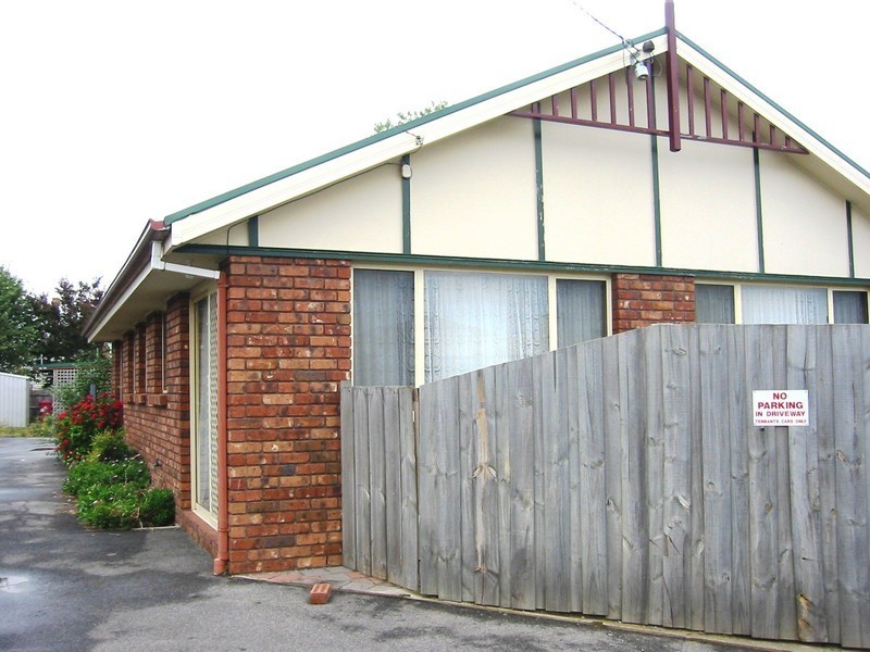 1/17 Ross Avenue, Invermay TAS 7248