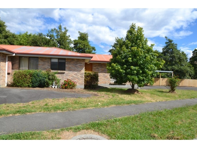 3/2 Newnham Close, Newnham TAS 7248
