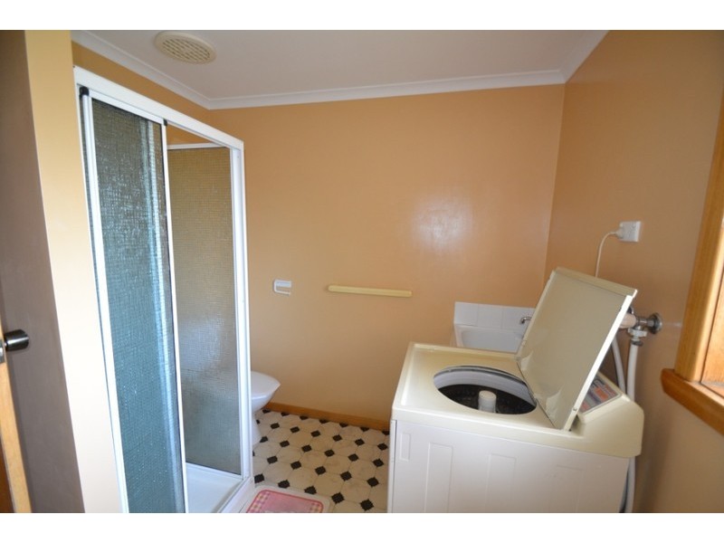 3/2 Newnham Close, Newnham TAS 7248