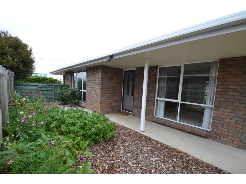 2/4 Helmsley Avenue, West Launceston TAS 7250