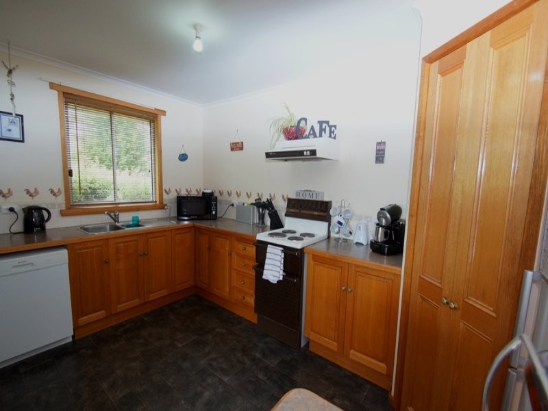 11 Gee Avenue, George Town TAS 7253