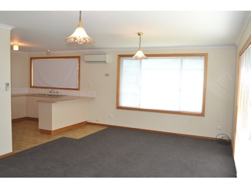 2/22 Calais Street, Mowbray TAS 7248