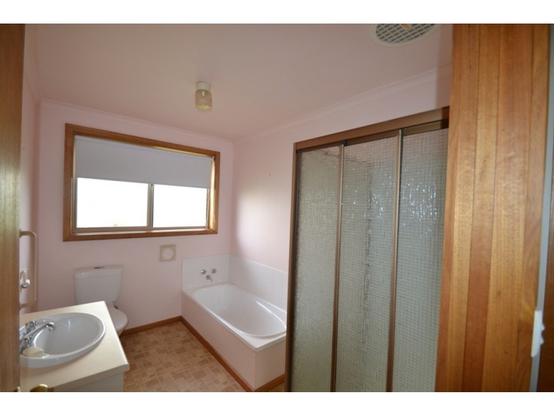 2/22 Calais Street, Mowbray TAS 7248