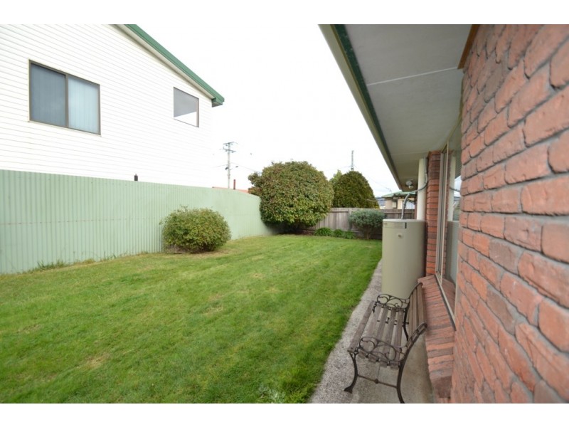 2/22 Calais Street, Mowbray TAS 7248