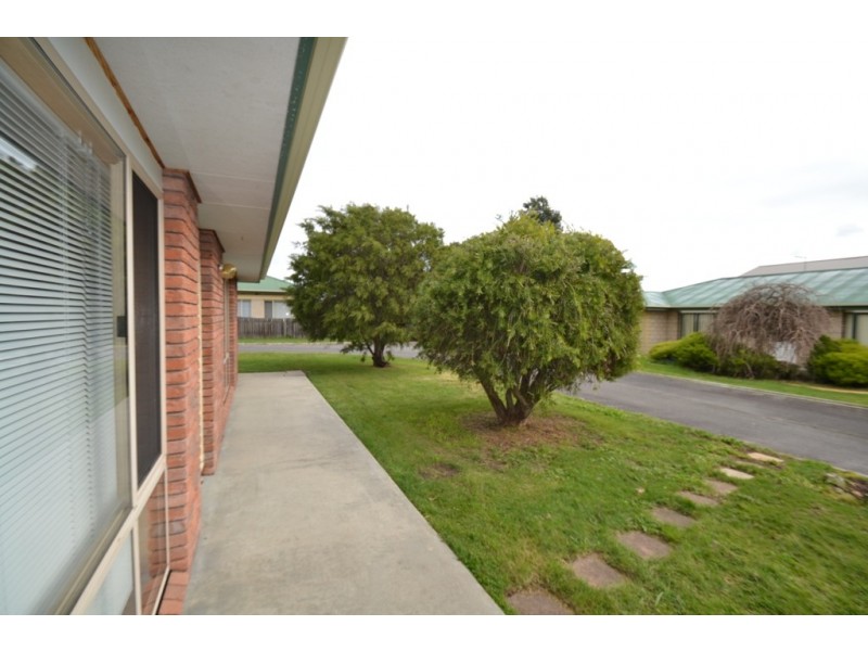 2/22 Calais Street, Mowbray TAS 7248