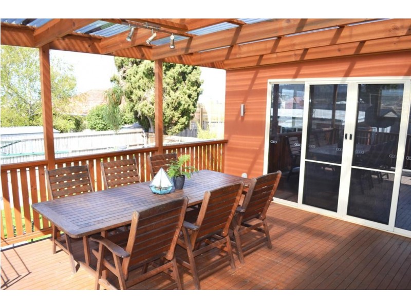 10 Paringa Avenue, Newnham TAS 7248