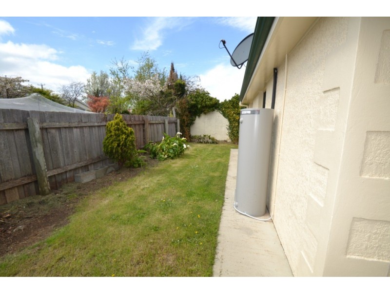 2/4 Doolan Street, Invermay TAS 7248