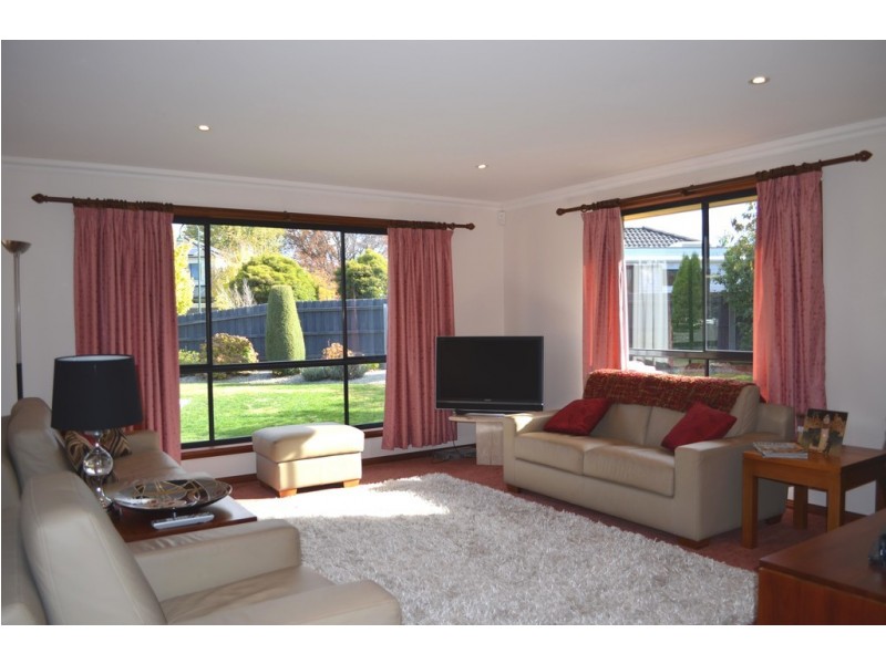 9 Landsborough Avenue, Newstead TAS 7250