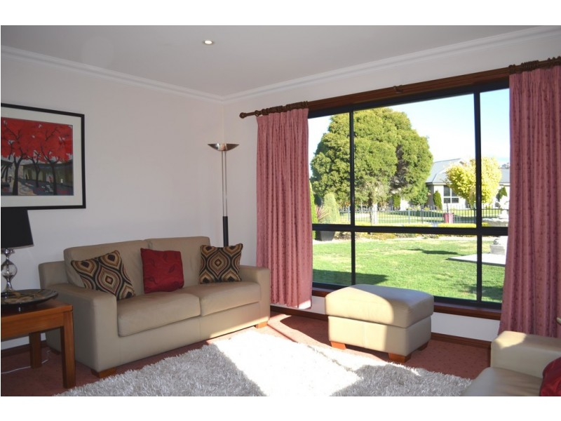 9 Landsborough Avenue, Newstead TAS 7250