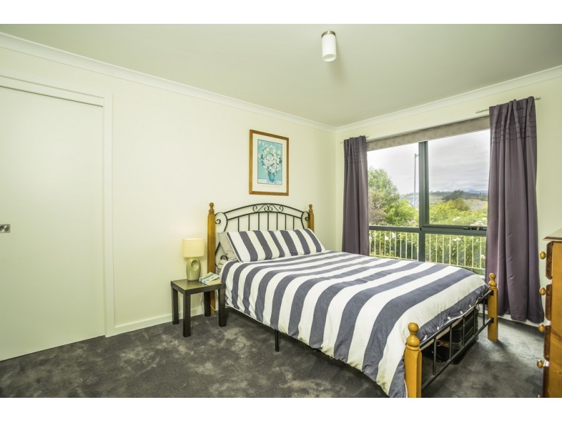 10 Benwerrin Crescent, Norwood TAS 7250