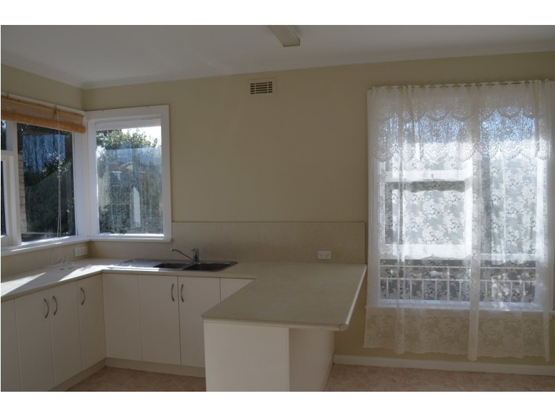 15 Crestview Court, Newnham TAS 7248