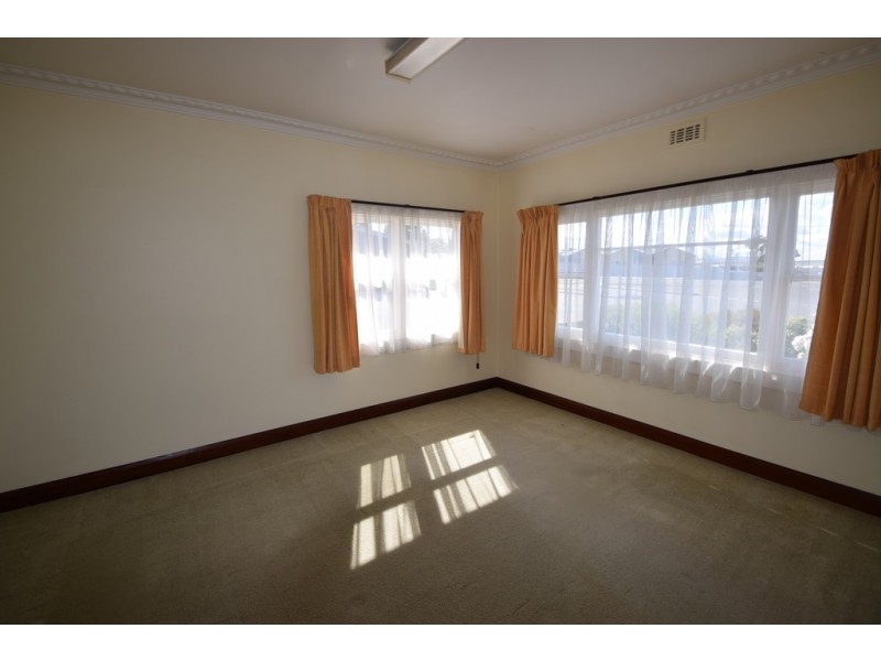 2 Tompsons Lane, Newnham TAS 7248